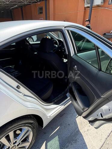 Hyundai Elantra-10