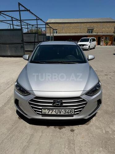 Hyundai Elantra-1