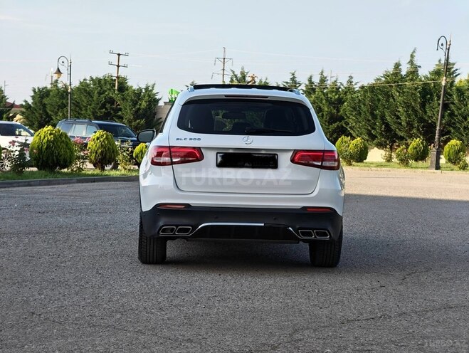 Mercedes GLC 300-6