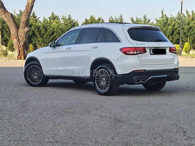 Mercedes GLC 300-8