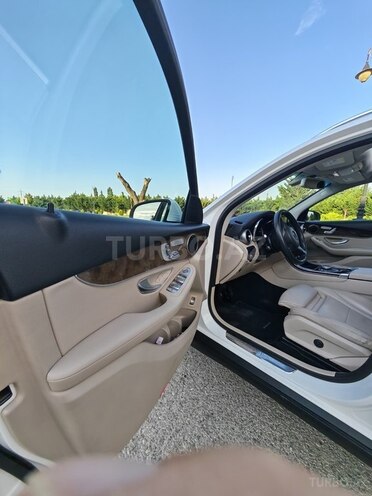 Mercedes GLC 300-10