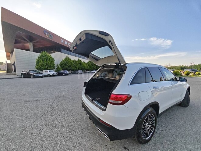 Mercedes GLC 300-16