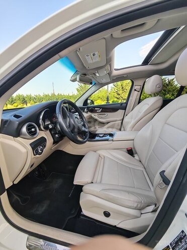 Mercedes GLC 300-12