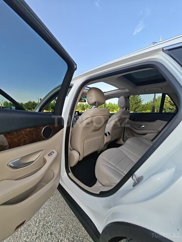Mercedes GLC 300-13