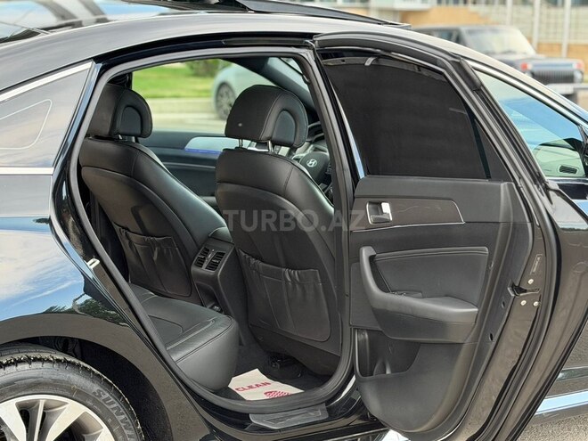 Hyundai Sonata-15