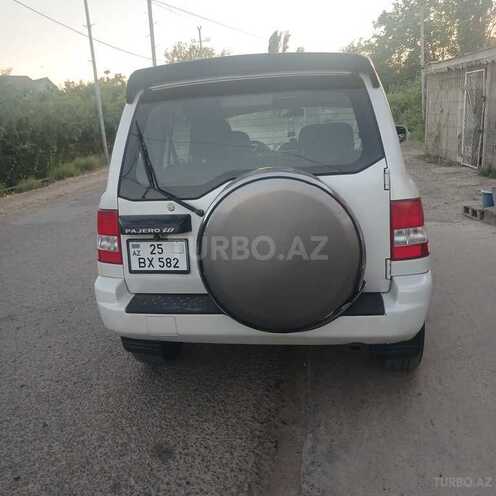 Mitsubishi Pajero io-6