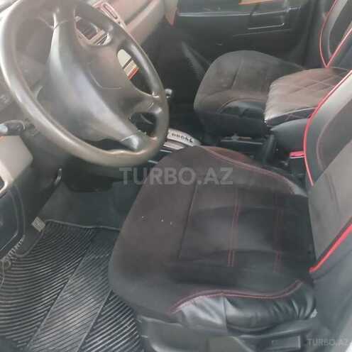 Mitsubishi Pajero io-5