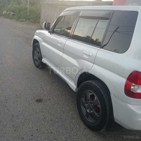 Mitsubishi Pajero io-8