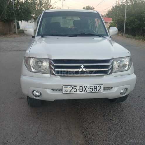 Mitsubishi Pajero io-1