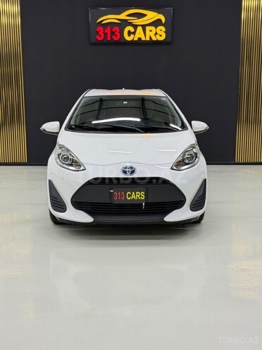 Toyota Aqua-1