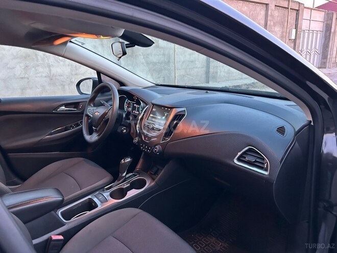 Chevrolet Cruze-11