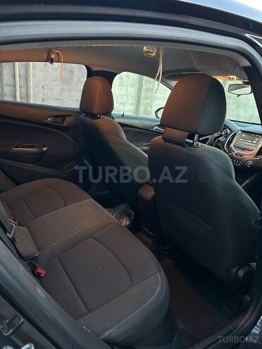 Chevrolet Cruze-10