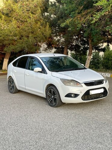 Ford Focus-11