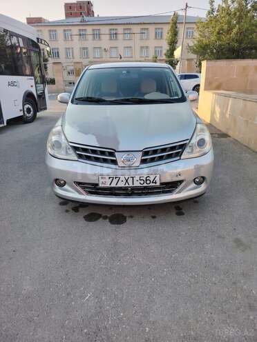 Nissan Tiida-1