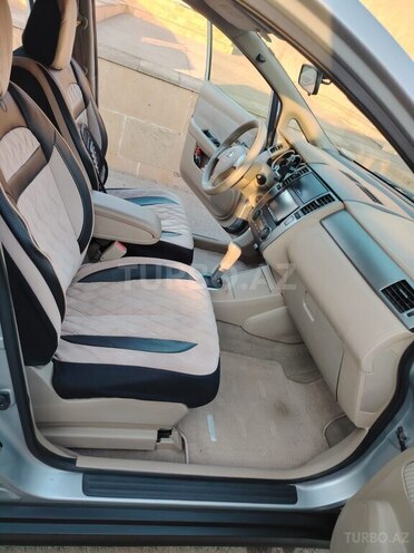 Nissan Tiida-8