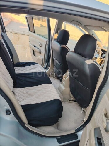 Nissan Tiida-7