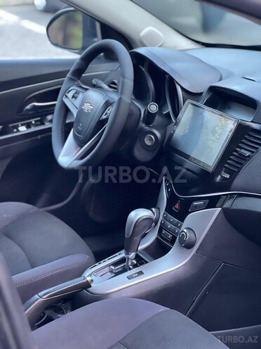 Chevrolet Cruze-11