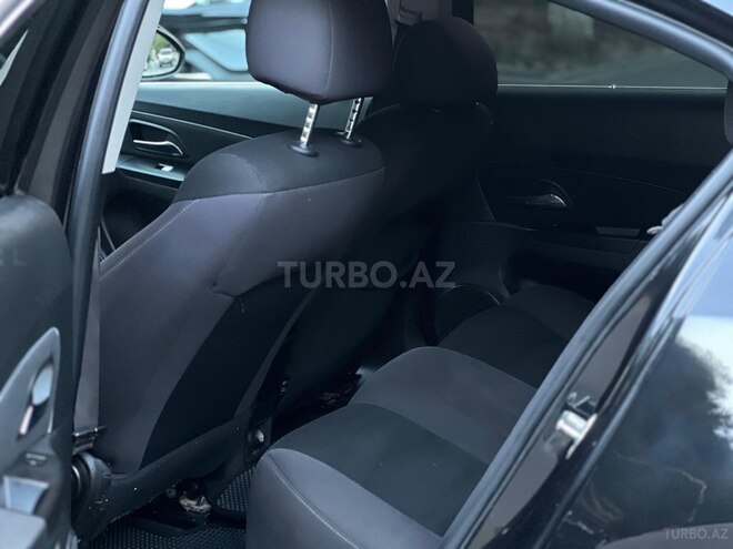 Chevrolet Cruze-13