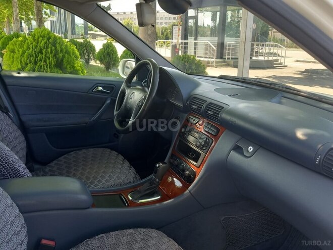 Mercedes C 200-11