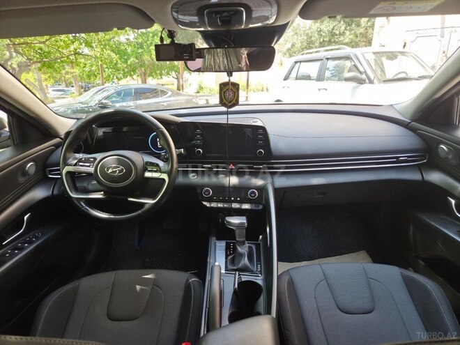 Hyundai Elantra-5