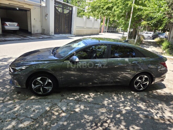 Hyundai Elantra-2