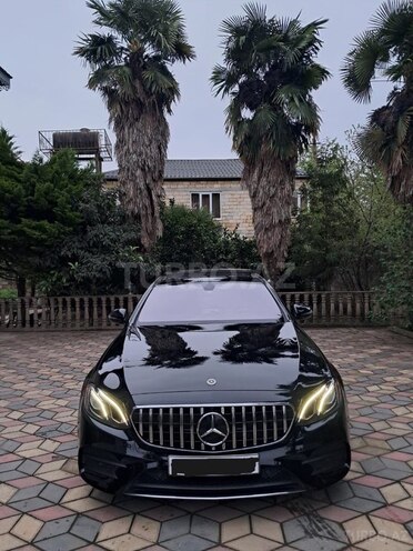 Mercedes E 300-1