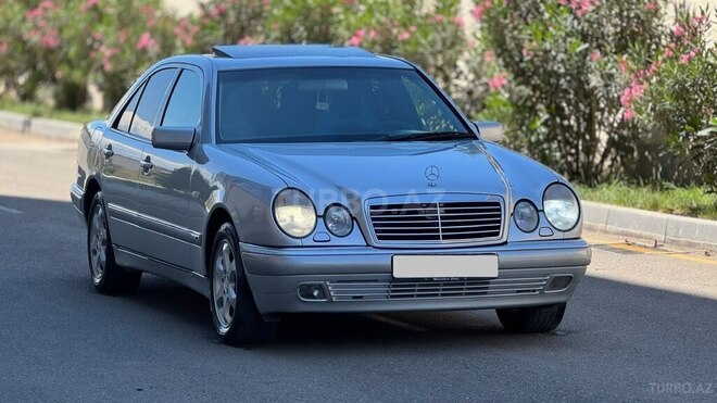 Mercedes E 240-3