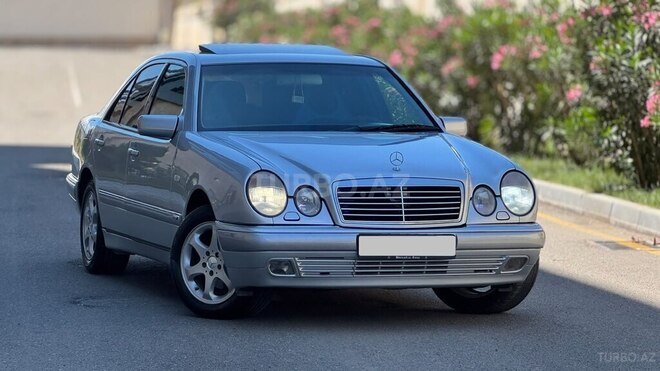 Mercedes E 240-4