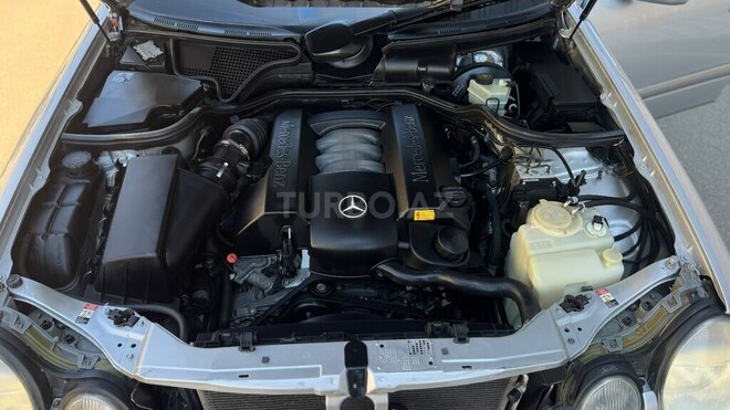 Mercedes E 240-15