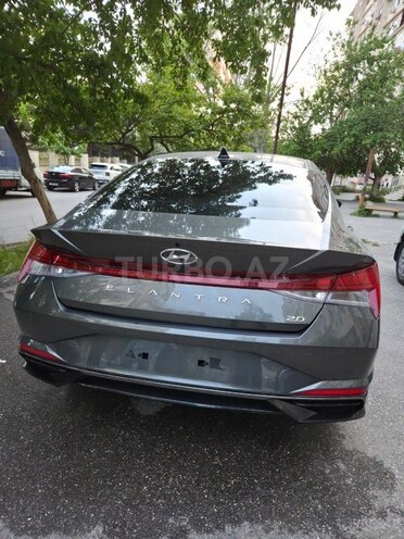 Hyundai Elantra-7