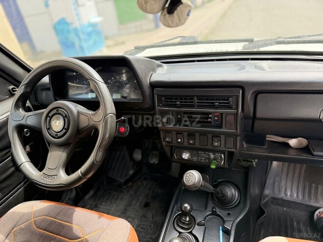 LADA (VAZ) Niva-8