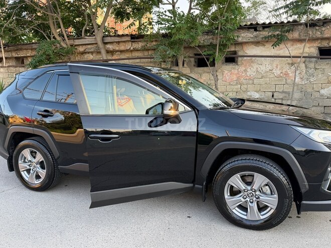 Toyota RAV4-8
