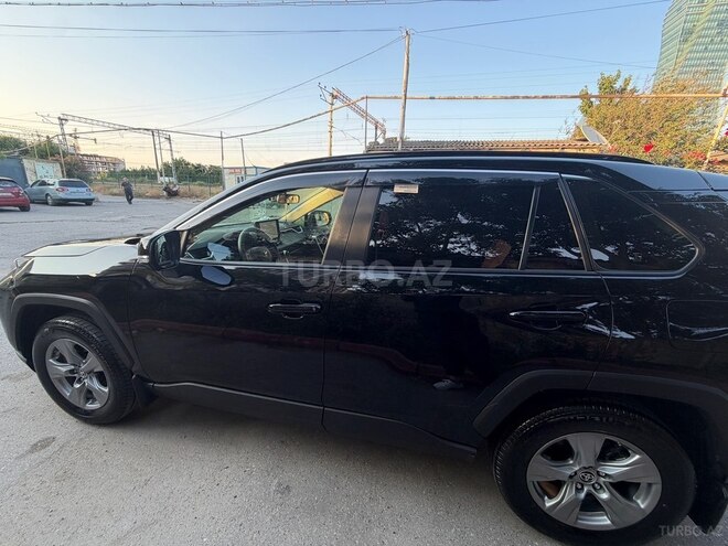 Toyota RAV4-6