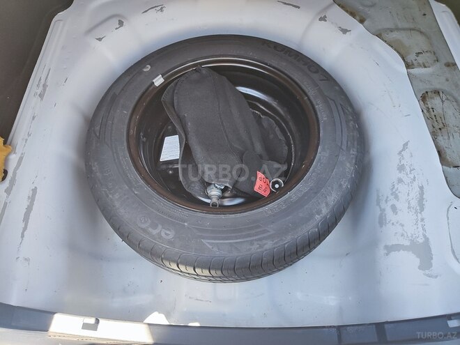 Hyundai Accent-17
