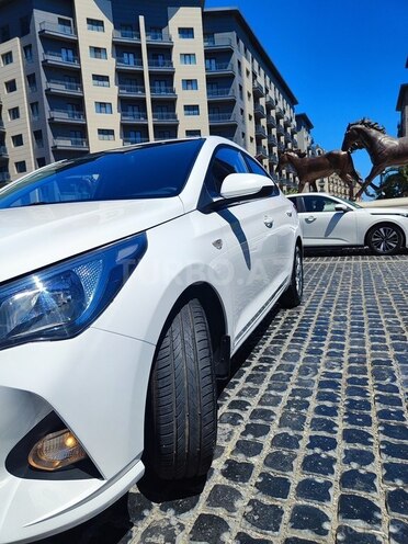 Hyundai Accent-18