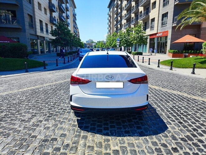 Hyundai Accent-3