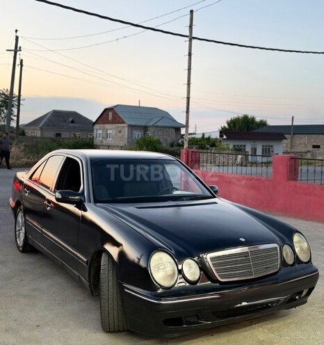 Mercedes E 200-1