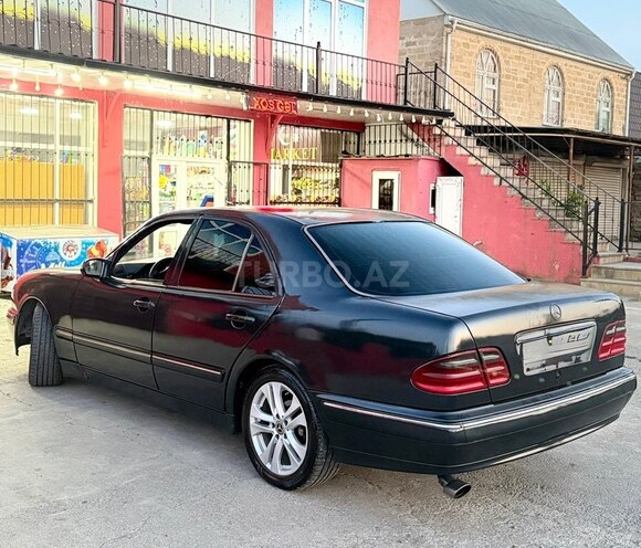 Mercedes E 200-5