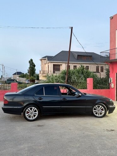 Mercedes E 200-8