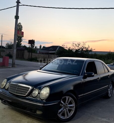 Mercedes E 200-3