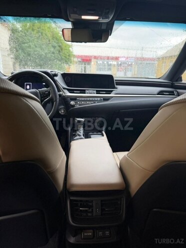 Lexus ES 250-4