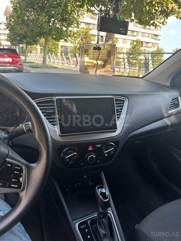 Hyundai Accent-8