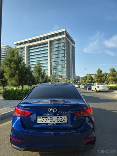 Hyundai Accent-3