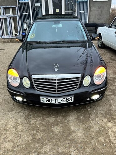 Mercedes E 220-1