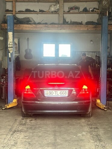 Mercedes E 220-4