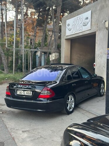 Mercedes E 220-2