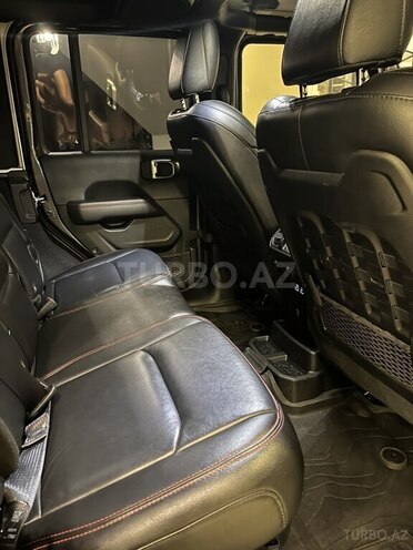 Jeep Wrangler-12