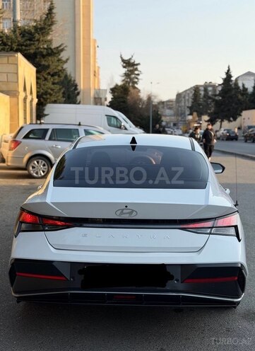Hyundai Elantra-6