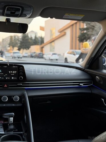 Hyundai Elantra-9
