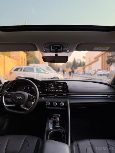 Hyundai Elantra-8
